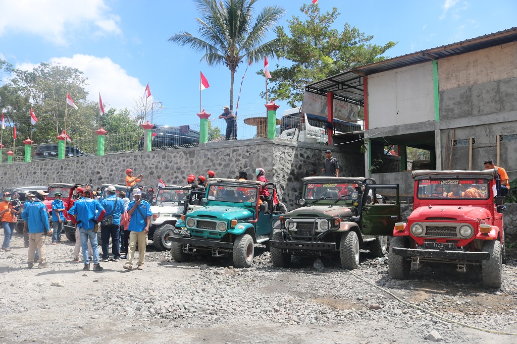 Jeep Lava Tour Merapi Telusur Kaki Gunung