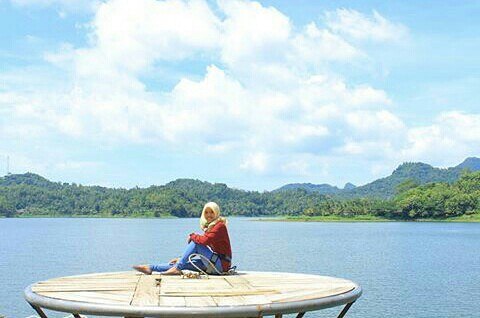 Bukit Jangkang, Berdiri diatas Waduk Sermo