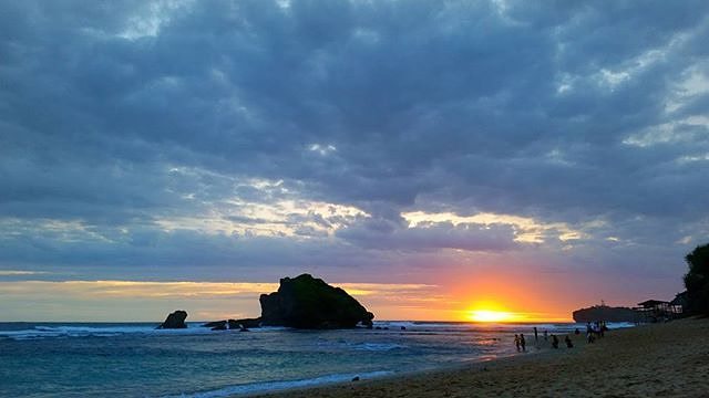 Sunset pantai ngandong